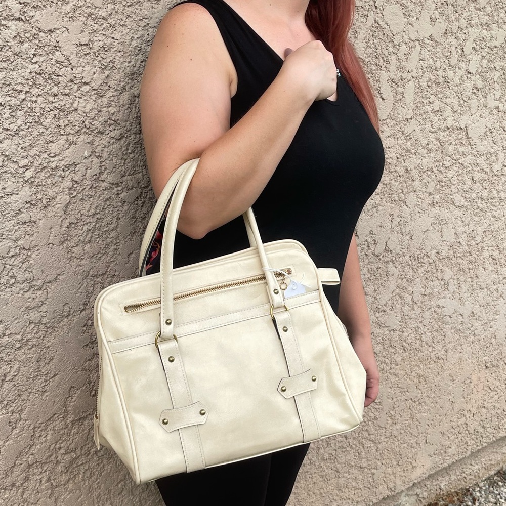 Large vintage off white handbag